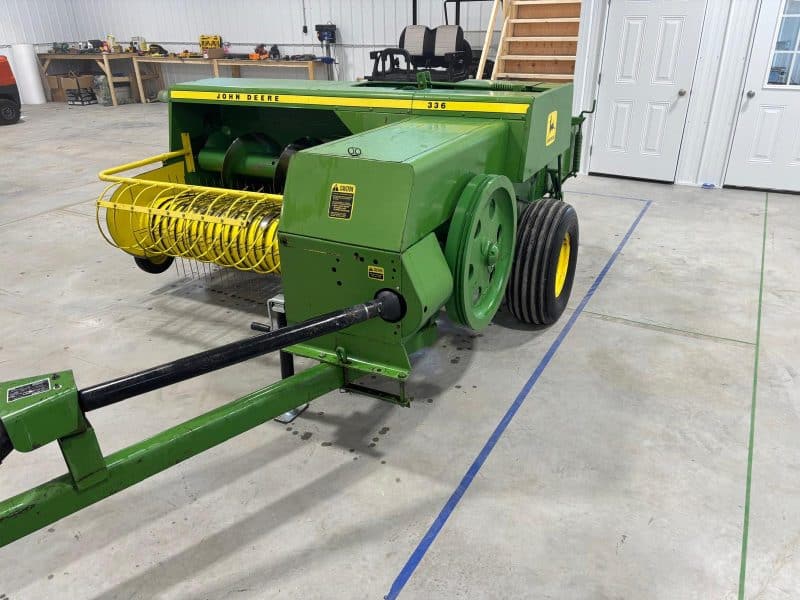 John Deere 336 - Imagen 2