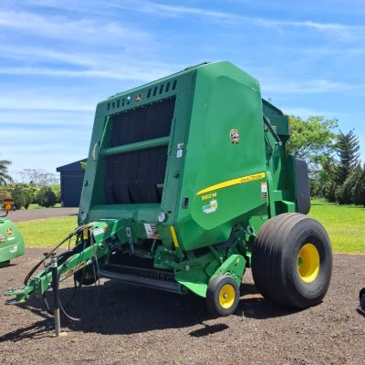 John Deere 560M