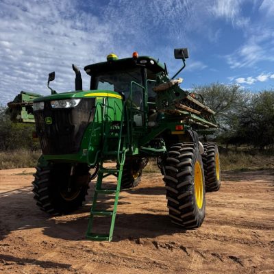 John Deere R4030