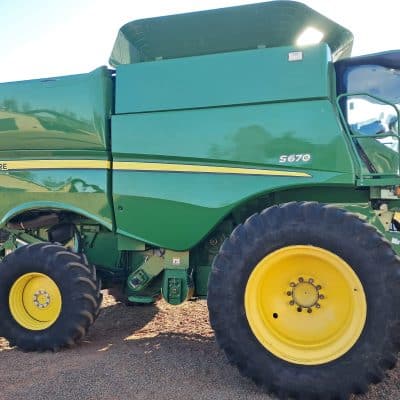 John Deere S670
