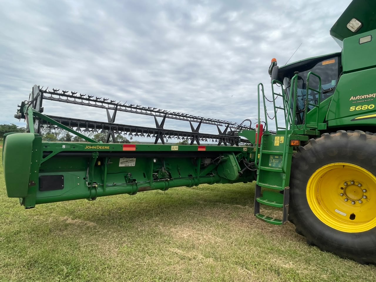 John Deere S680 con plataforma 740FD - Imagen 4